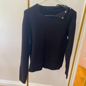 T21 black sweater